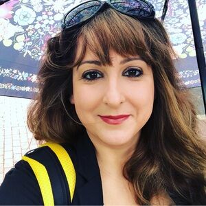 Meet your Posher, Enza